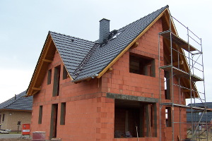fertiges verwinkeltes Dach